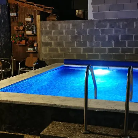 Guest 23 3* בניה